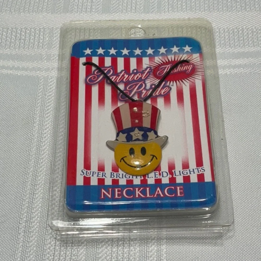 Patriots Pride Flashing Necklace Smiley Face with Red, White and Blue Top Hat